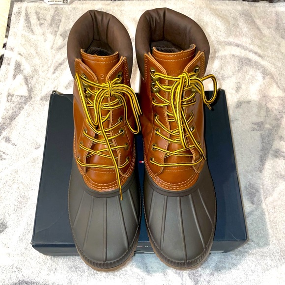 TOMMY HILFIGER- RAIN/SNOW MENS BOOT- SIZE 12M- COLOR: BROWN